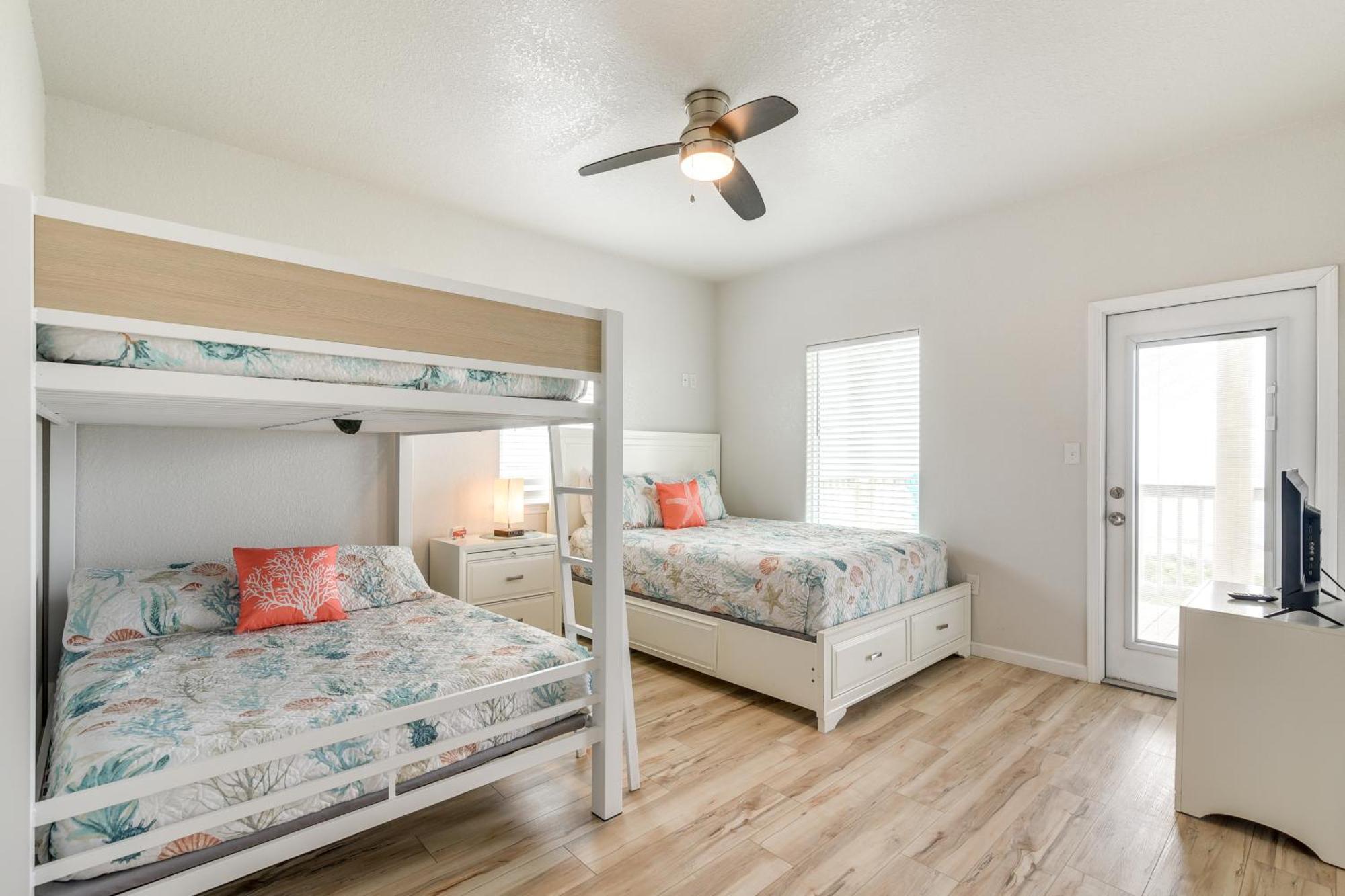 Beachfront Texas Retreat - 2 Decks, Patio And Views! Surfside Beach Exterior foto