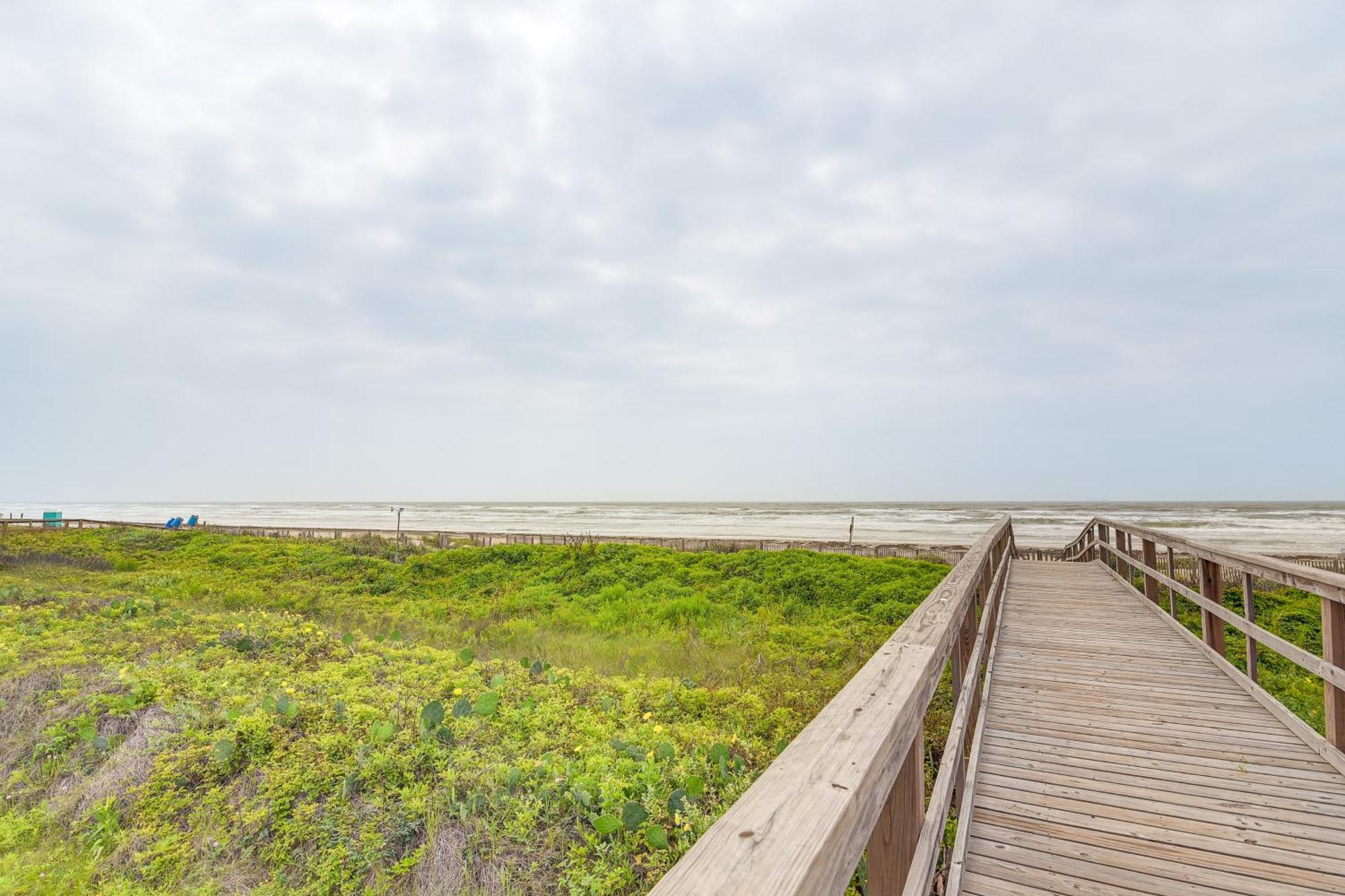 Beachfront Texas Retreat - 2 Decks, Patio And Views! Surfside Beach Exterior foto