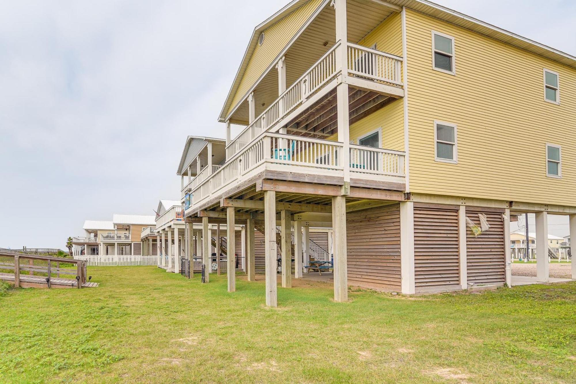 Beachfront Texas Retreat - 2 Decks, Patio And Views! Surfside Beach Exterior foto
